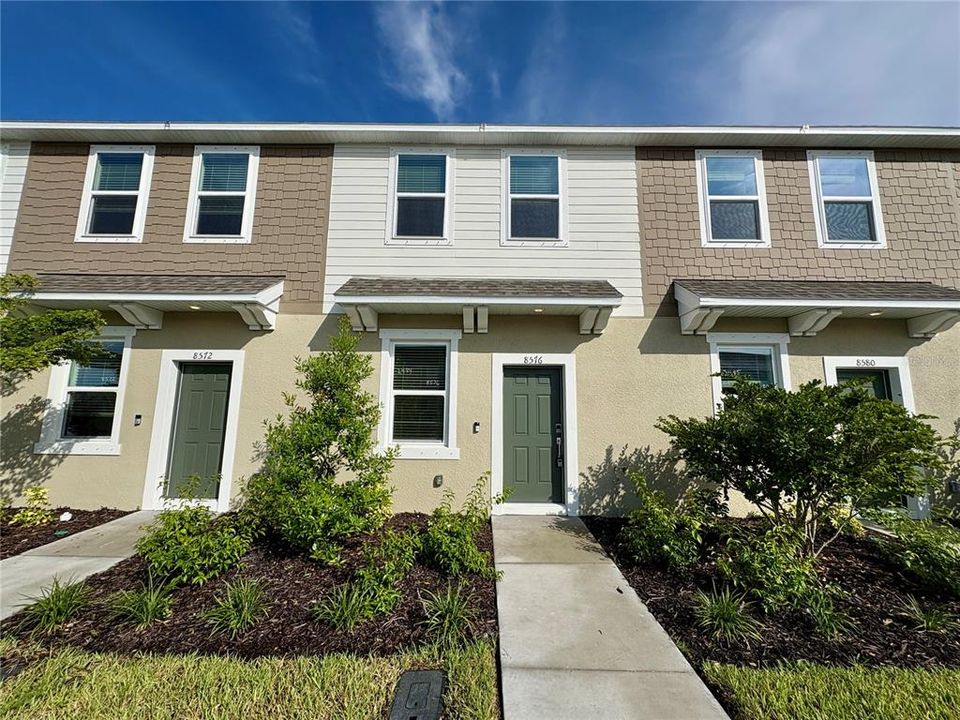 For Rent: $1,895 (2 beds, 2 baths, 1200 Square Feet)