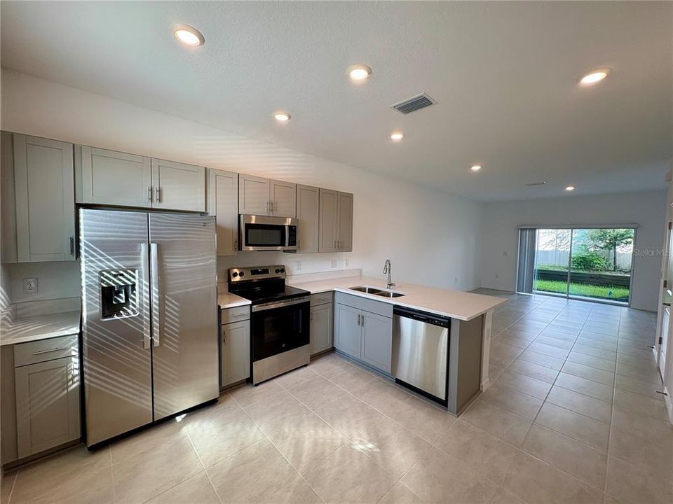 For Rent: $1,895 (2 beds, 2 baths, 1200 Square Feet)