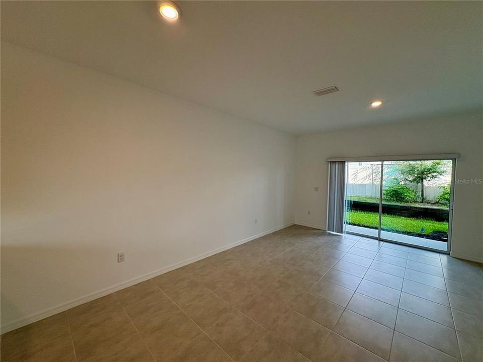 For Rent: $1,895 (2 beds, 2 baths, 1200 Square Feet)