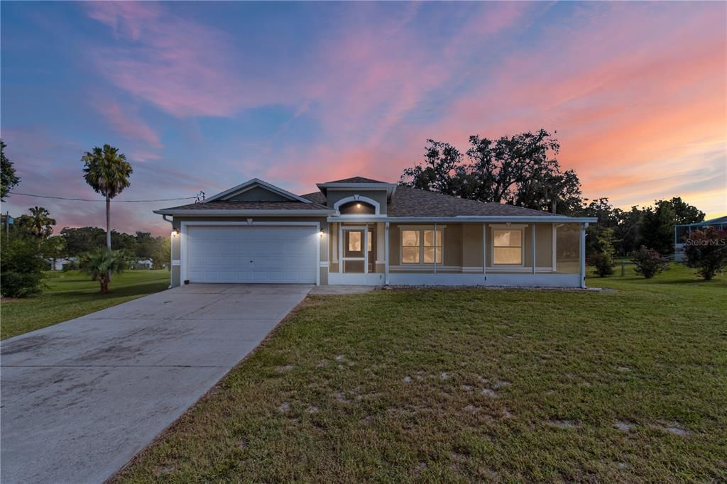 最近售出: $299,900 (4 贝兹, 2 浴室, 1549 平方英尺)