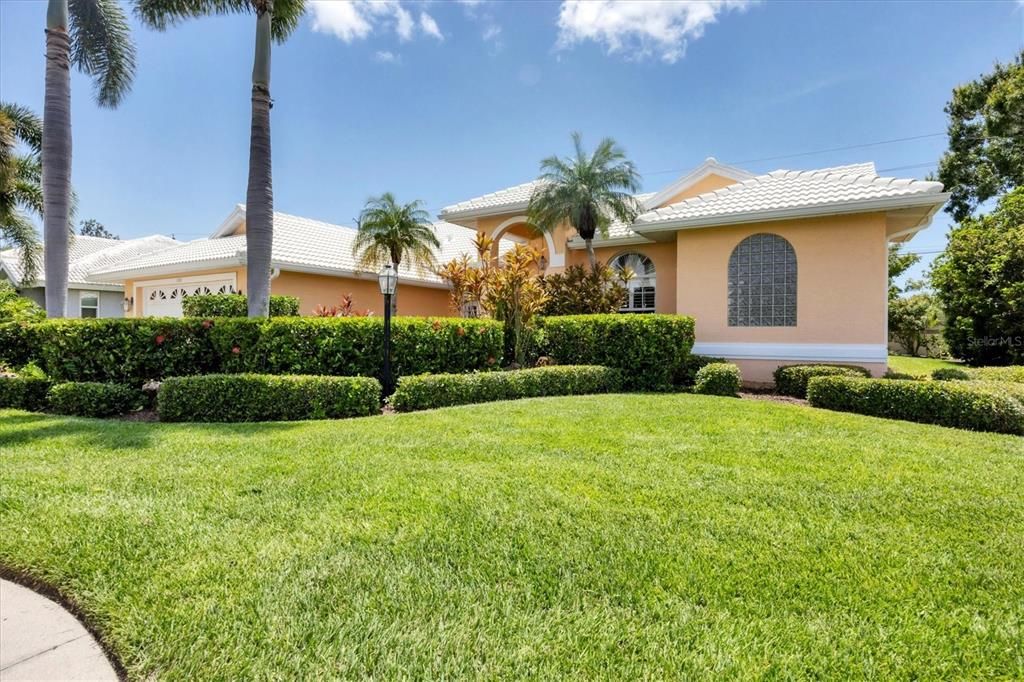 En Renta: $5,500 (3 camas, 2 baños, 2432 Pies cuadrados)