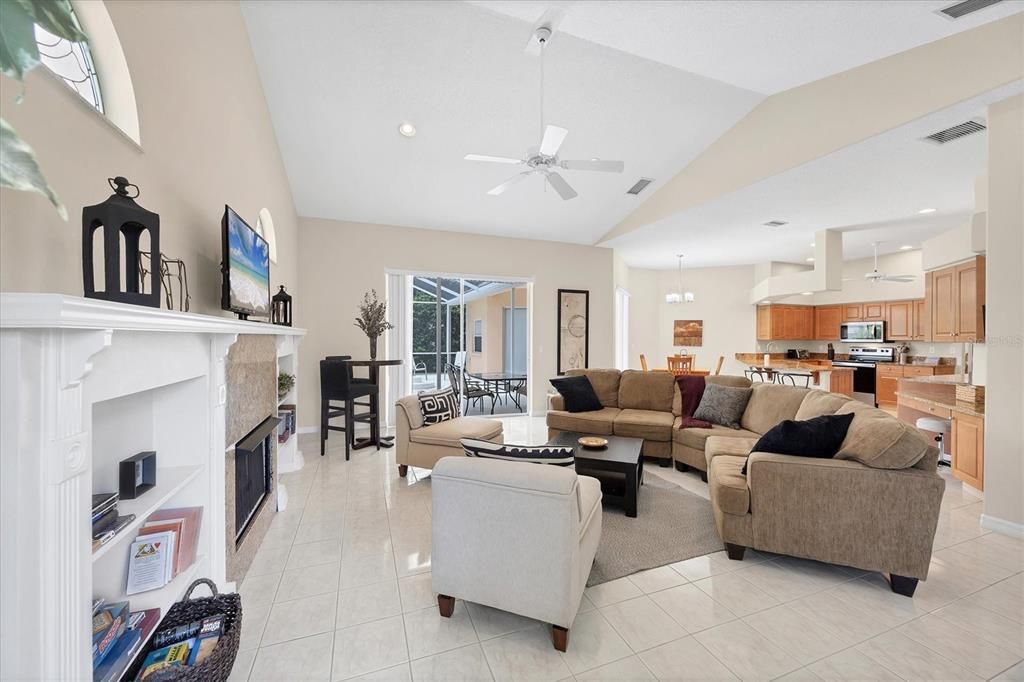 En Renta: $5,500 (3 camas, 2 baños, 2432 Pies cuadrados)