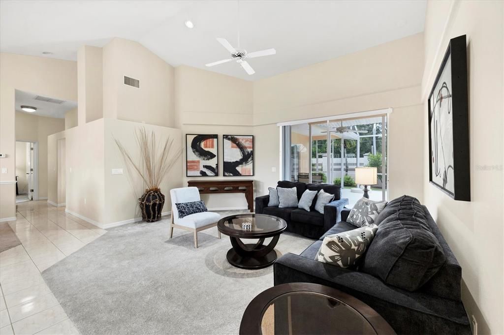 En Renta: $5,500 (3 camas, 2 baños, 2432 Pies cuadrados)