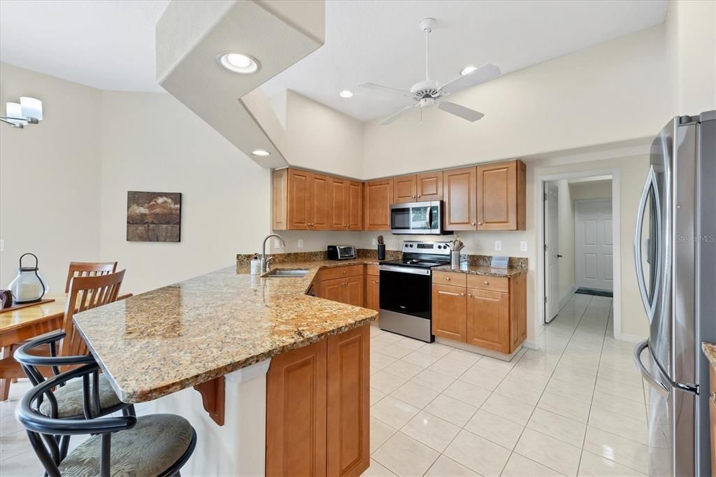 En Renta: $5,500 (3 camas, 2 baños, 2432 Pies cuadrados)