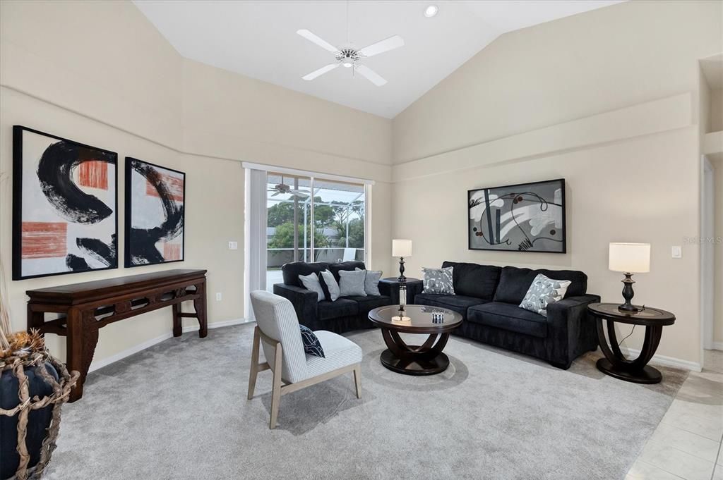 En Renta: $5,500 (3 camas, 2 baños, 2432 Pies cuadrados)