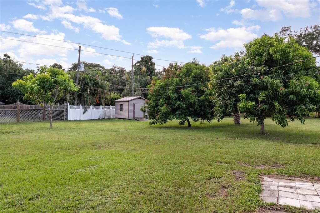 待售: $699,900 (4 贝兹, 2 浴室, 2002 平方英尺)