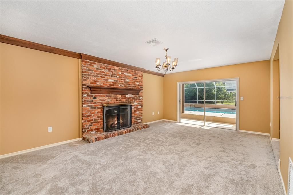 待售: $699,900 (4 贝兹, 2 浴室, 2002 平方英尺)