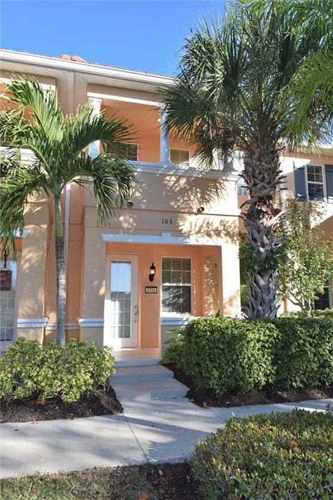 合同活跃: $2,000 (3 贝兹, 2 浴室, 1661 平方英尺)