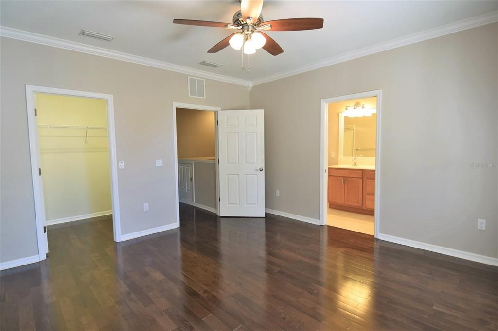 合同活跃: $2,000 (3 贝兹, 2 浴室, 1661 平方英尺)