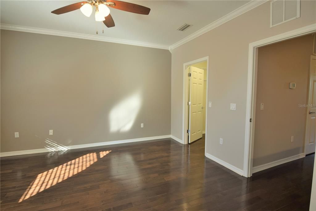 合同活跃: $2,000 (3 贝兹, 2 浴室, 1661 平方英尺)