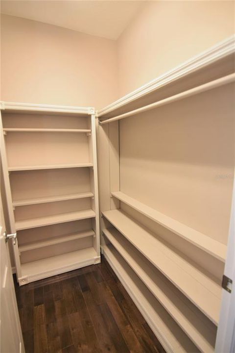 合同活跃: $2,000 (3 贝兹, 2 浴室, 1661 平方英尺)