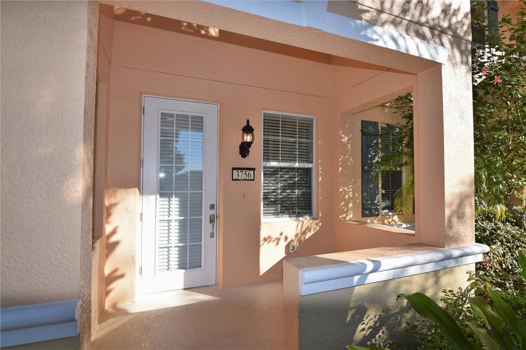 合同活跃: $2,000 (3 贝兹, 2 浴室, 1661 平方英尺)