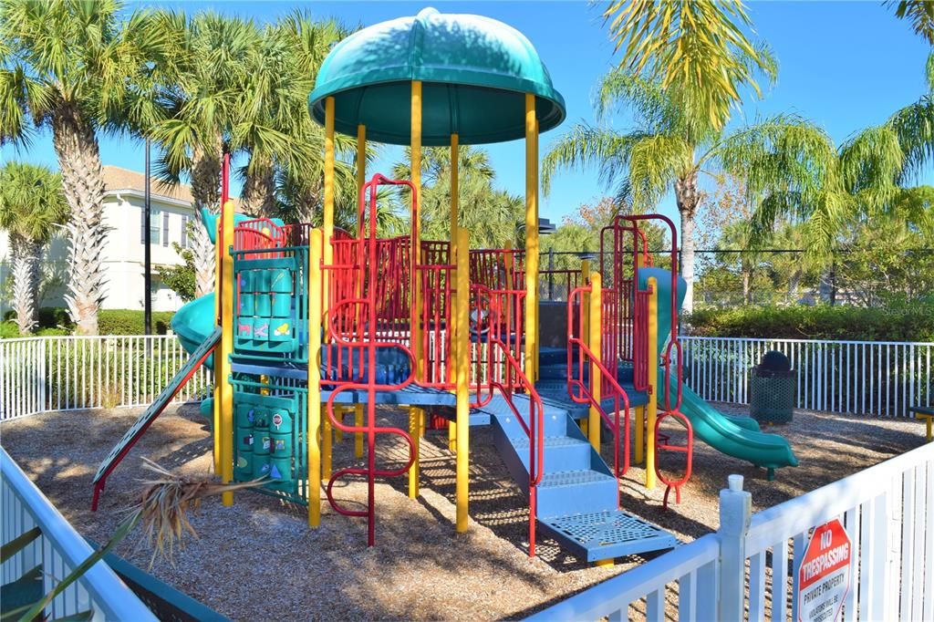 合同活跃: $2,000 (3 贝兹, 2 浴室, 1661 平方英尺)