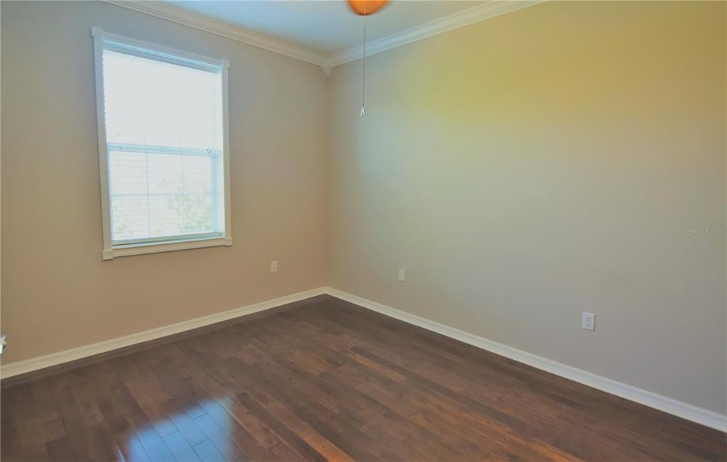 合同活跃: $2,000 (3 贝兹, 2 浴室, 1661 平方英尺)