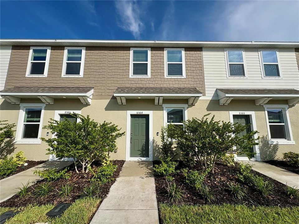 For Rent: $1,895 (2 beds, 2 baths, 1200 Square Feet)