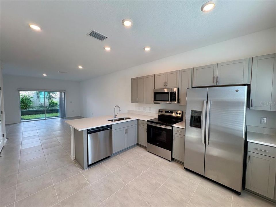 For Rent: $1,895 (2 beds, 2 baths, 1200 Square Feet)