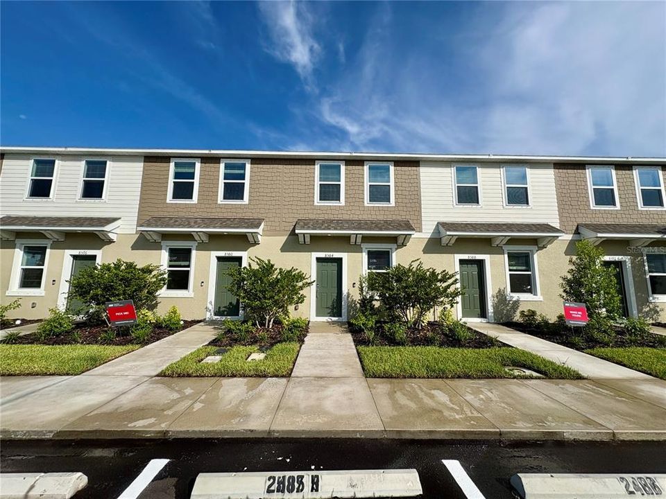 For Rent: $1,895 (2 beds, 2 baths, 1200 Square Feet)