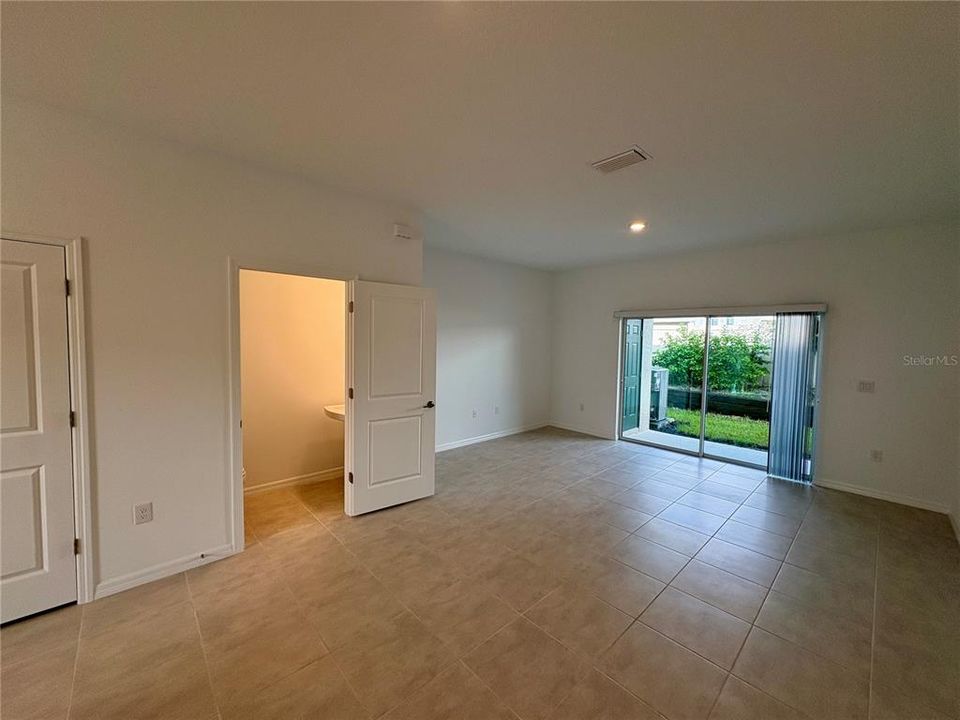 For Rent: $1,895 (2 beds, 2 baths, 1200 Square Feet)