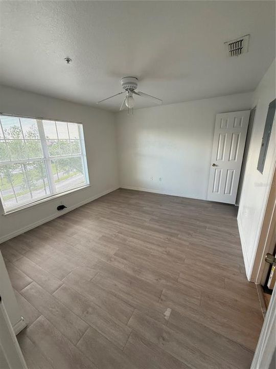 На продажу: $120,000 (2 спален, 2 ванн, 1062 Квадратных фут)