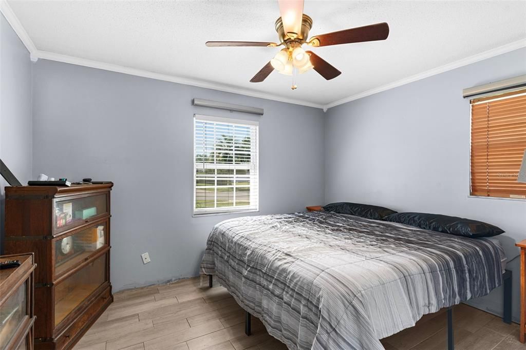 На продажу: $288,900 (3 спален, 1 ванн, 1022 Квадратных фут)