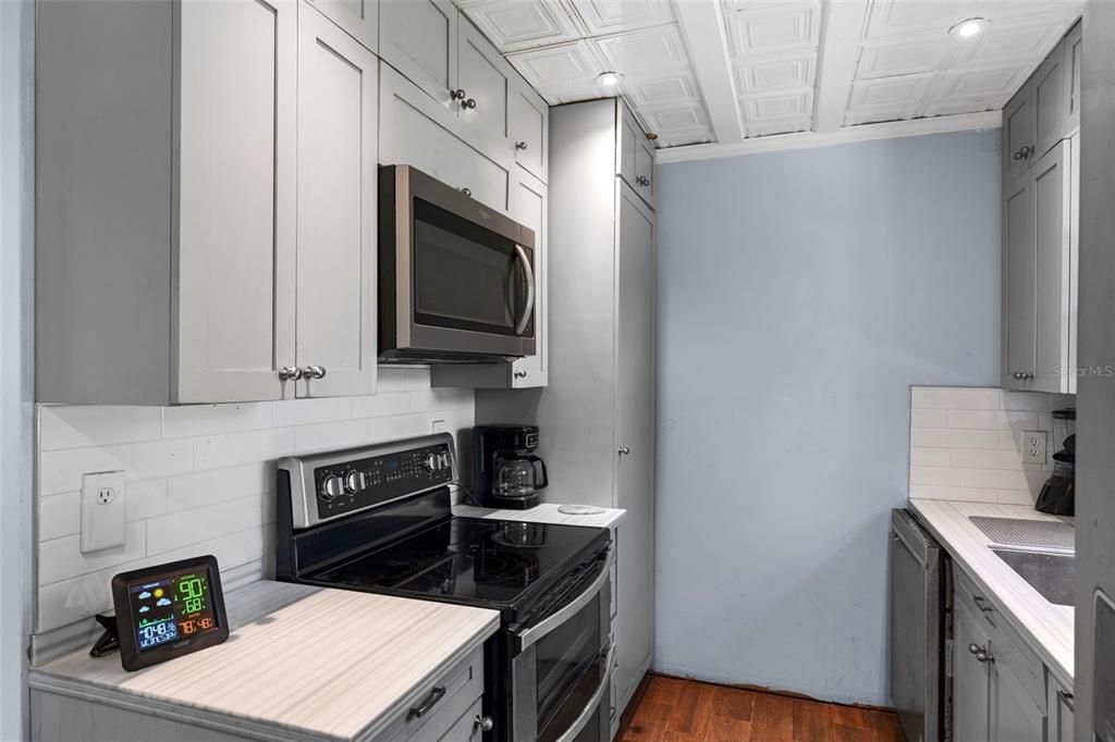 На продажу: $288,900 (3 спален, 1 ванн, 1022 Квадратных фут)