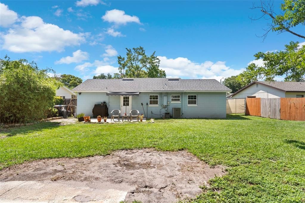 На продажу: $288,900 (3 спален, 1 ванн, 1022 Квадратных фут)