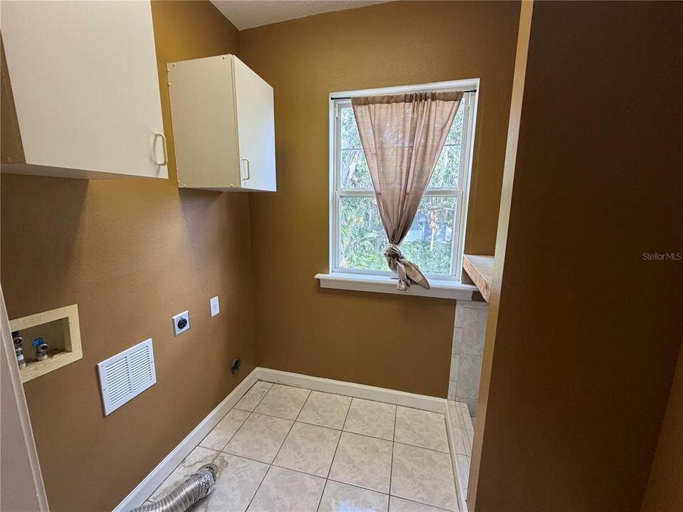 В аренду: $3,999 (4 спален, 3 ванн, 2700 Квадратных фут)