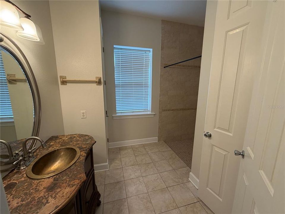 В аренду: $3,999 (4 спален, 3 ванн, 2700 Квадратных фут)