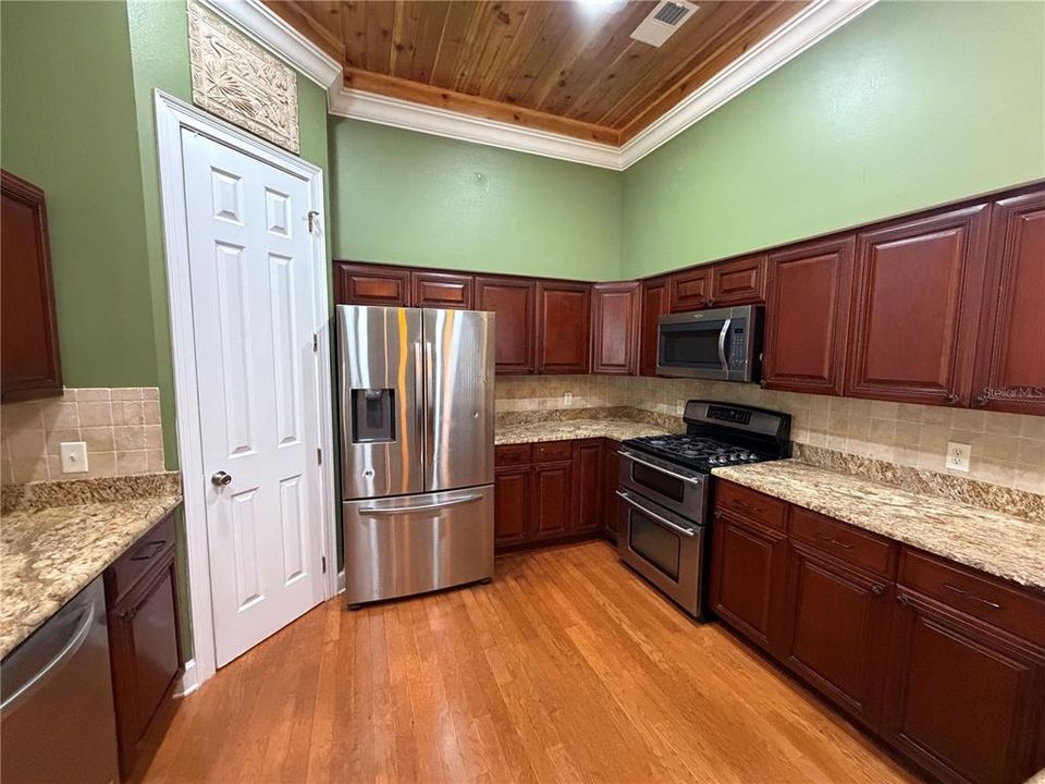 В аренду: $3,999 (4 спален, 3 ванн, 2700 Квадратных фут)