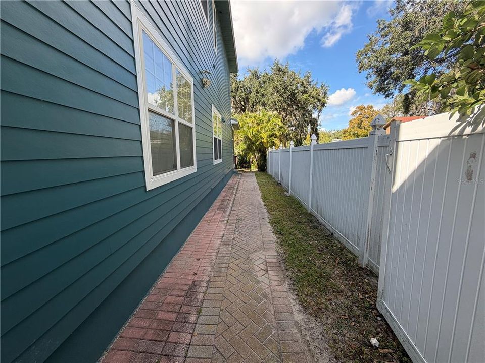 В аренду: $3,999 (4 спален, 3 ванн, 2700 Квадратных фут)