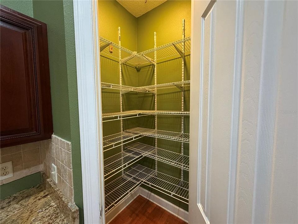 В аренду: $3,999 (4 спален, 3 ванн, 2700 Квадратных фут)