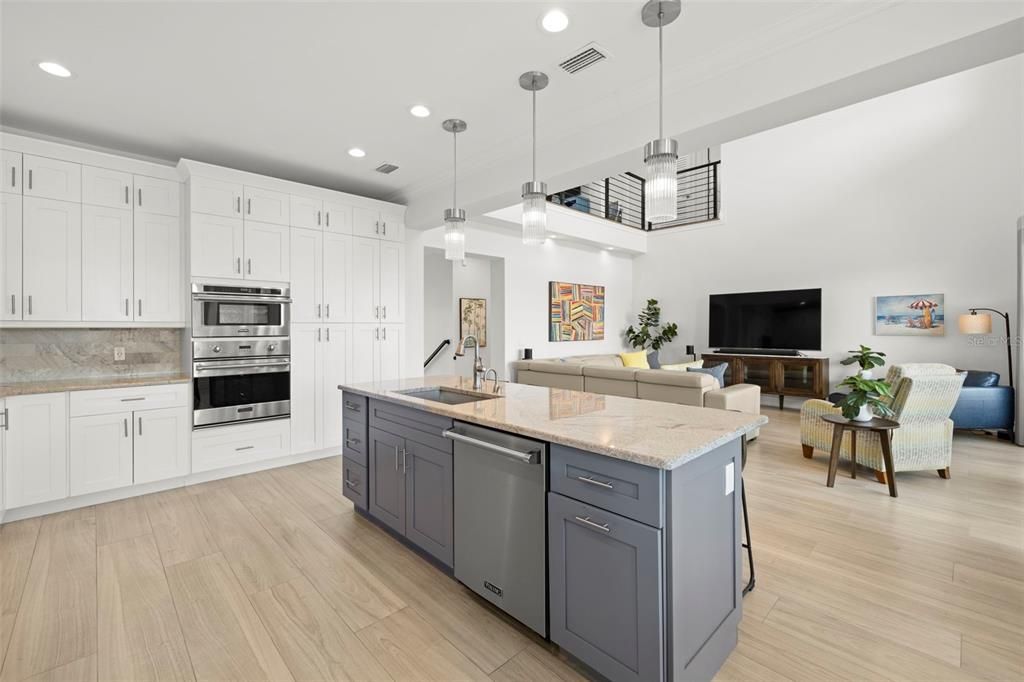 Active With Contract: $1,900,000 (4 beds, 3 baths, 3341 Square Feet)