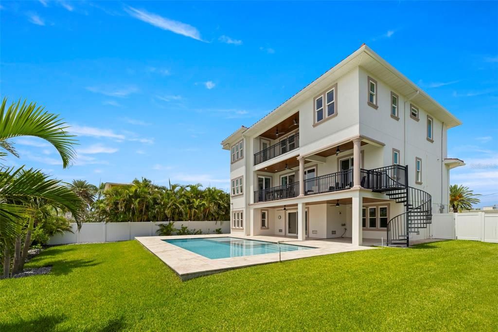 Active With Contract: $1,900,000 (4 beds, 3 baths, 3341 Square Feet)