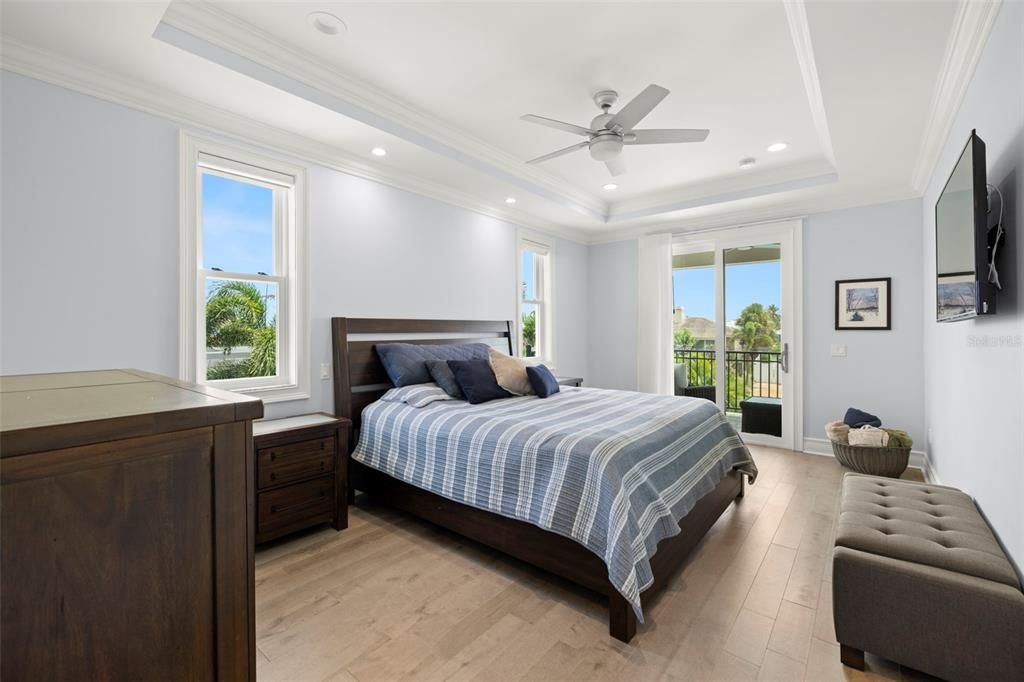 Active With Contract: $1,900,000 (4 beds, 3 baths, 3341 Square Feet)