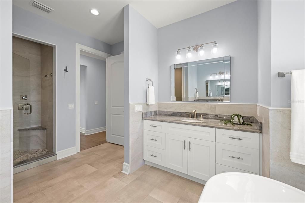 Active With Contract: $1,900,000 (4 beds, 3 baths, 3341 Square Feet)
