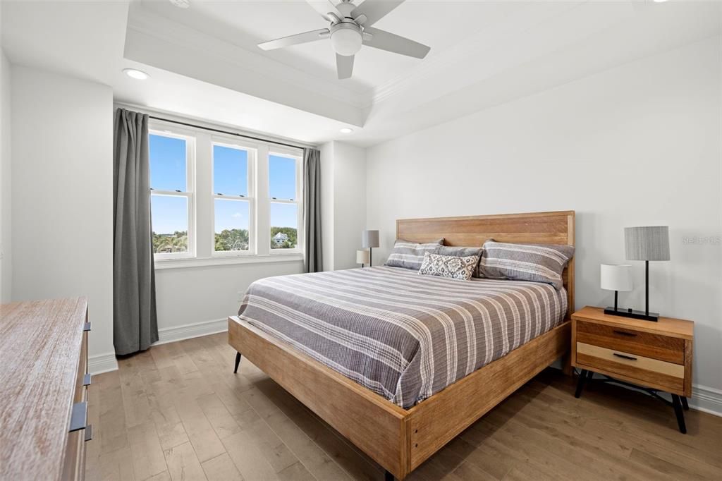 Active With Contract: $1,900,000 (4 beds, 3 baths, 3341 Square Feet)