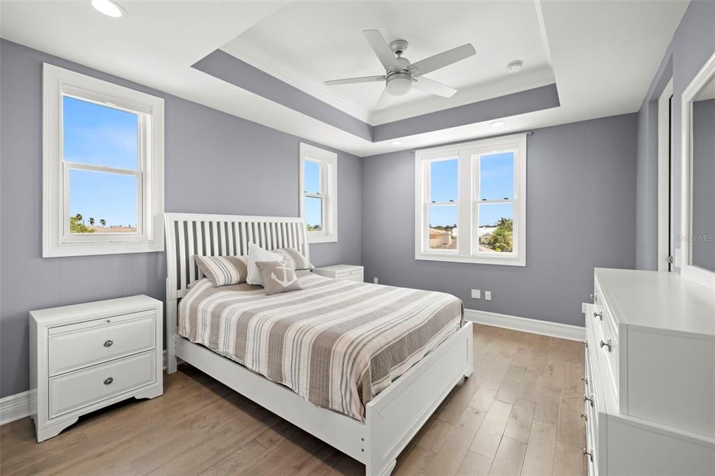 Active With Contract: $1,900,000 (4 beds, 3 baths, 3341 Square Feet)