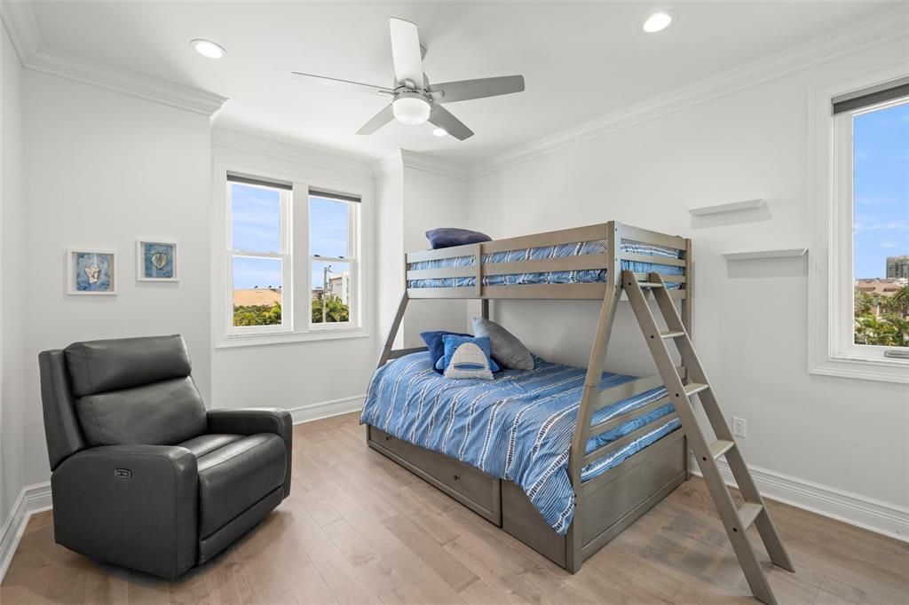 Active With Contract: $1,900,000 (4 beds, 3 baths, 3341 Square Feet)