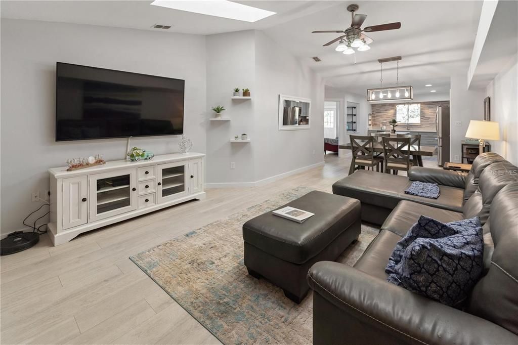 В аренду: $3,300 (2 спален, 2 ванн, 2264 Квадратных фут)