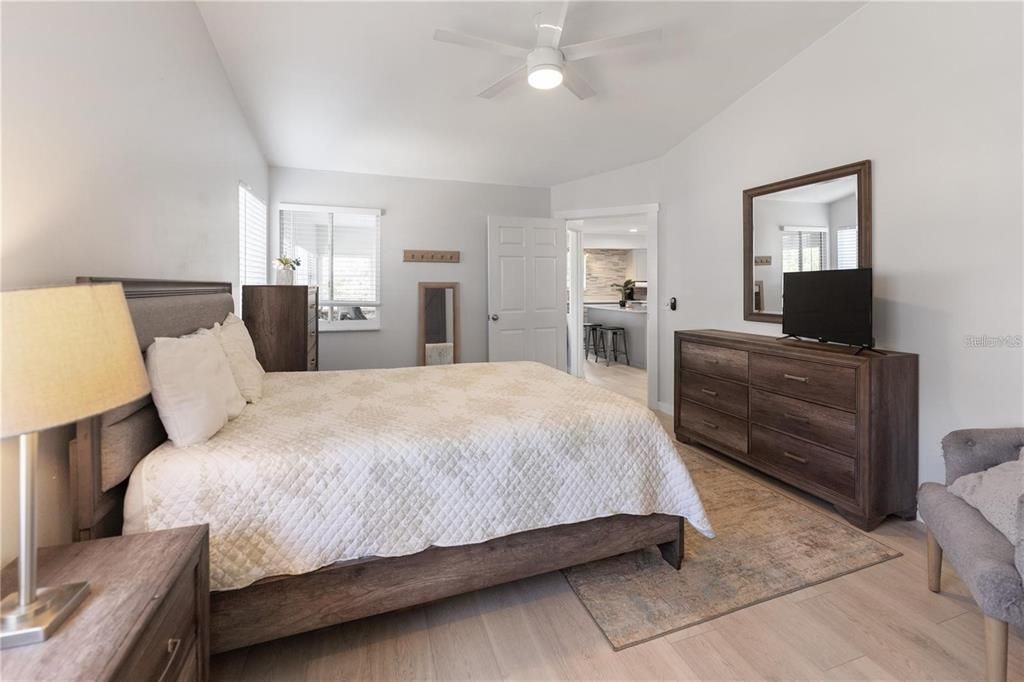 В аренду: $3,300 (2 спален, 2 ванн, 2264 Квадратных фут)