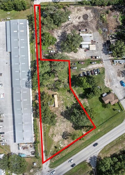 На продажу: $475,000 (0.96 acres)