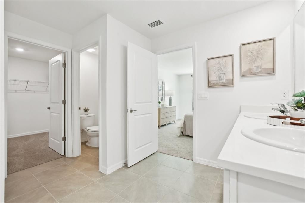 Activo con contrato: $314,990 (4 camas, 2 baños, 1774 Pies cuadrados)