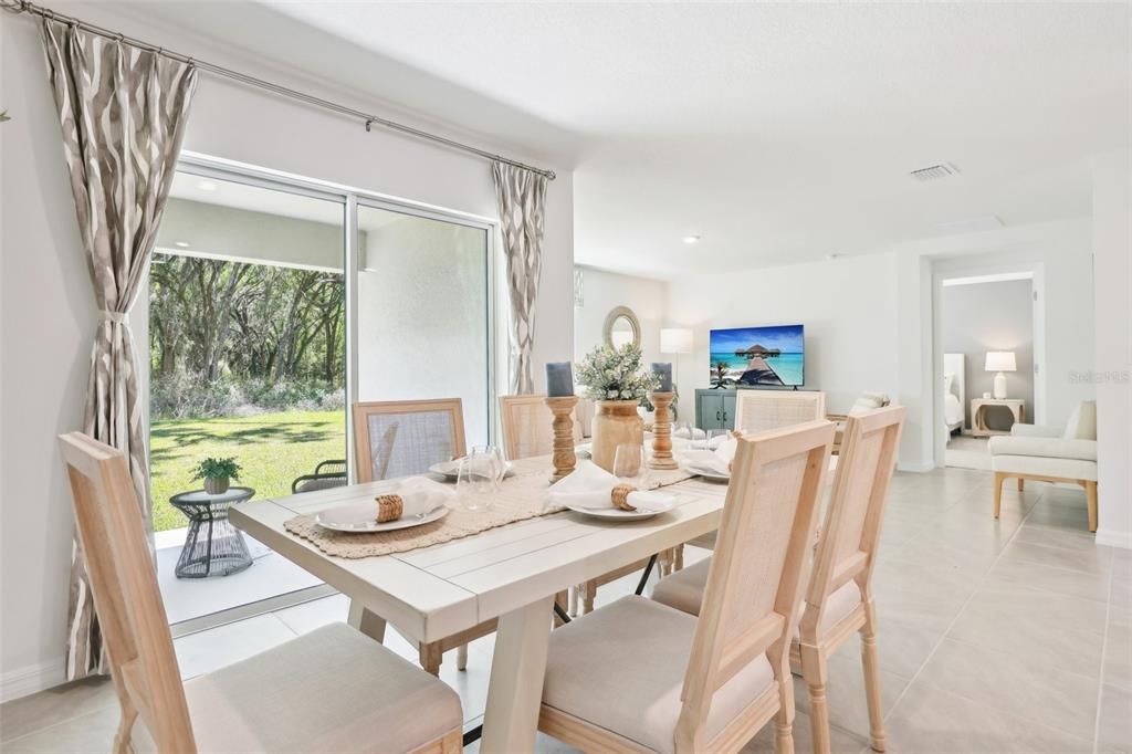 Activo con contrato: $314,990 (4 camas, 2 baños, 1774 Pies cuadrados)