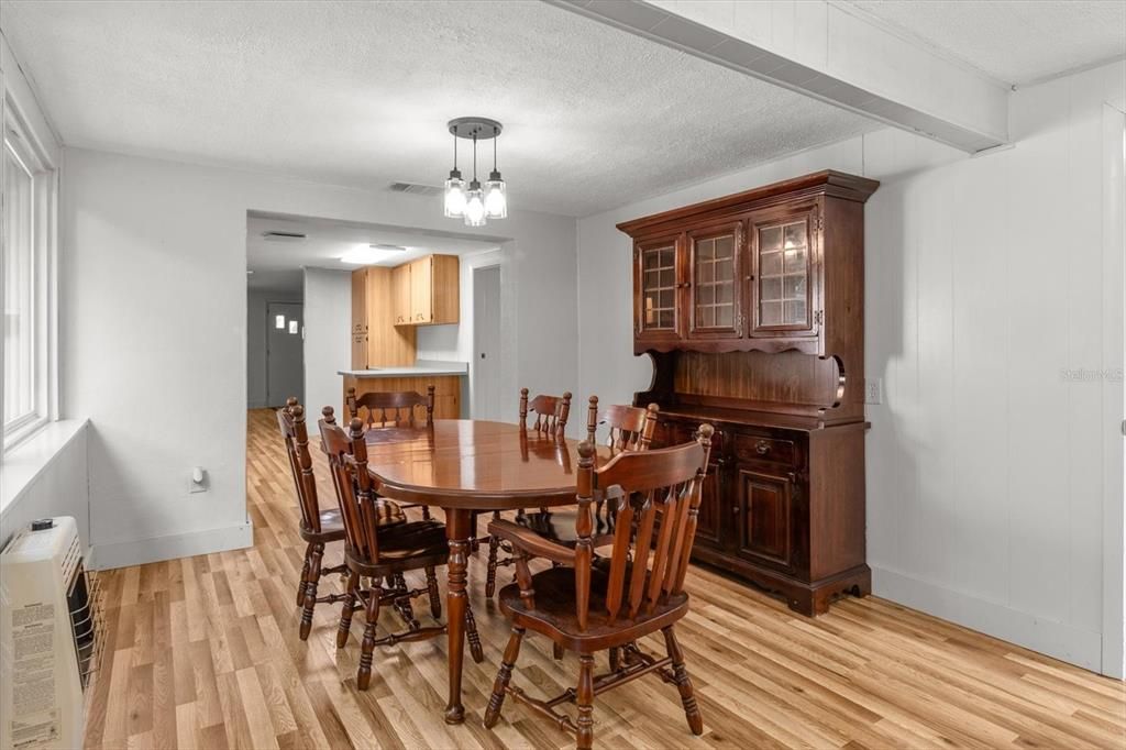 На продажу: $225,900 (3 спален, 2 ванн, 1656 Квадратных фут)