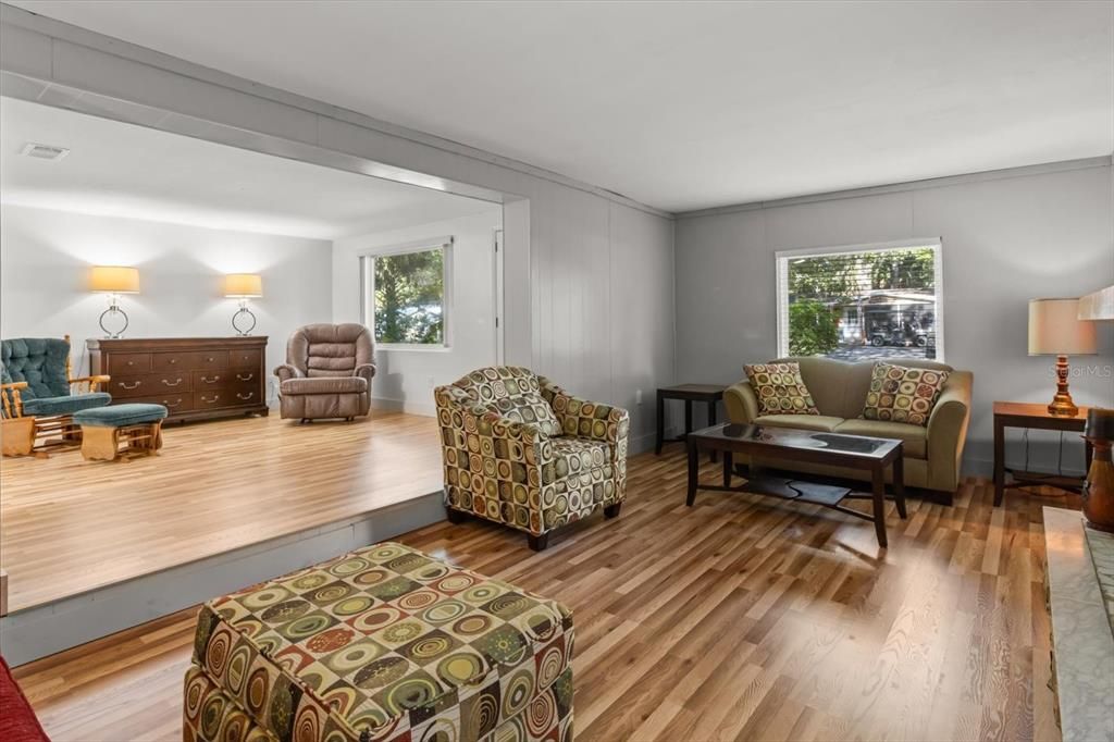 На продажу: $225,900 (3 спален, 2 ванн, 1656 Квадратных фут)