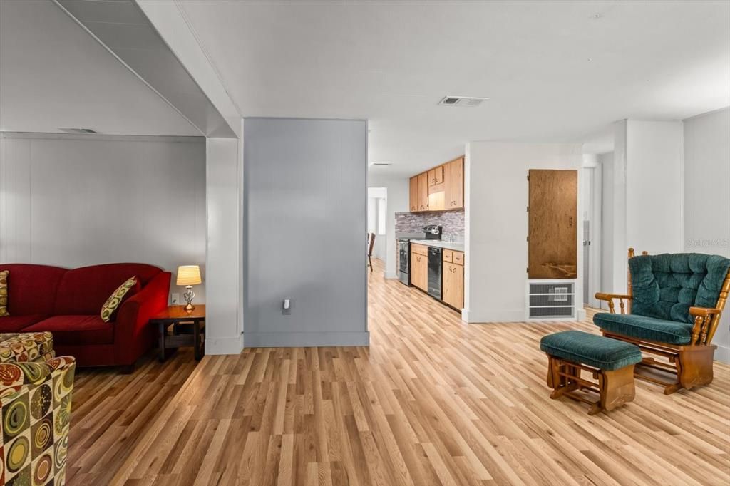 На продажу: $225,900 (3 спален, 2 ванн, 1656 Квадратных фут)