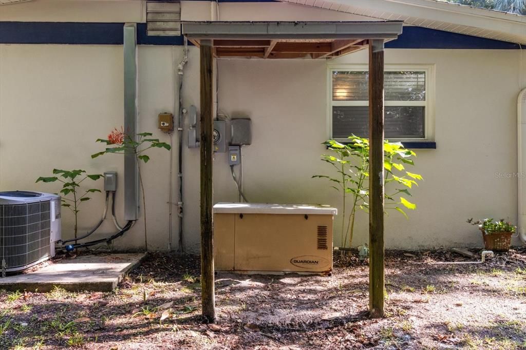 На продажу: $225,900 (3 спален, 2 ванн, 1656 Квадратных фут)