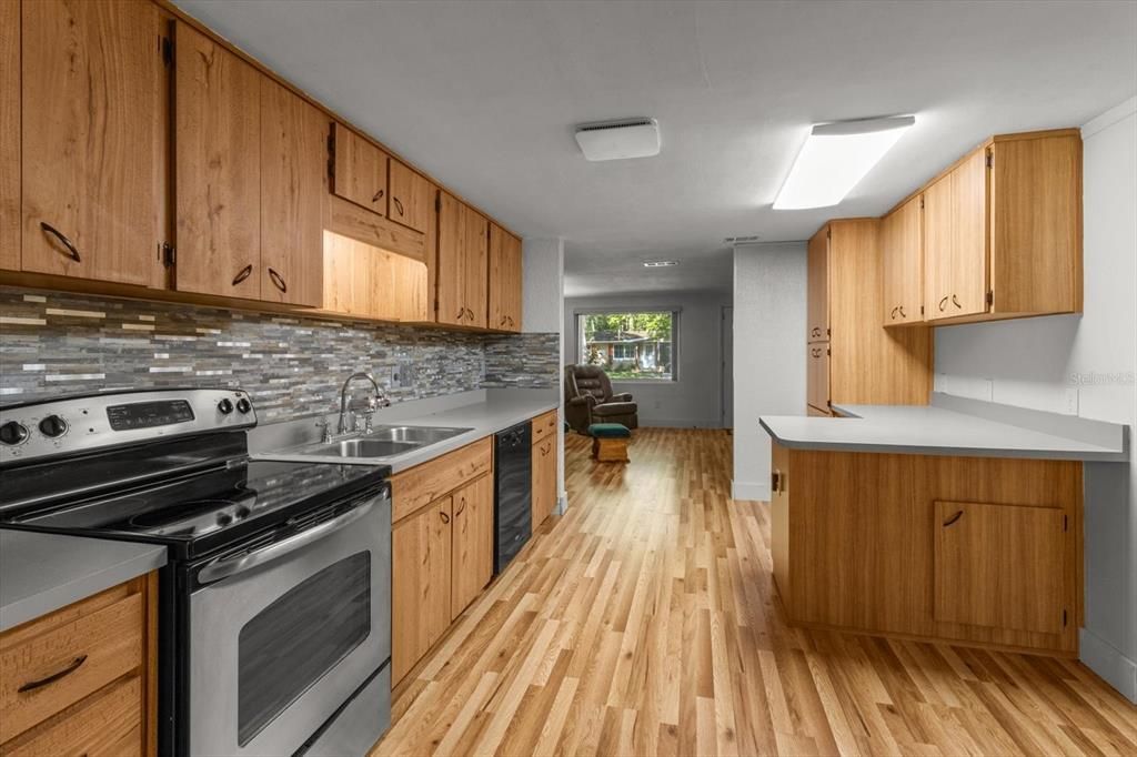 На продажу: $225,900 (3 спален, 2 ванн, 1656 Квадратных фут)