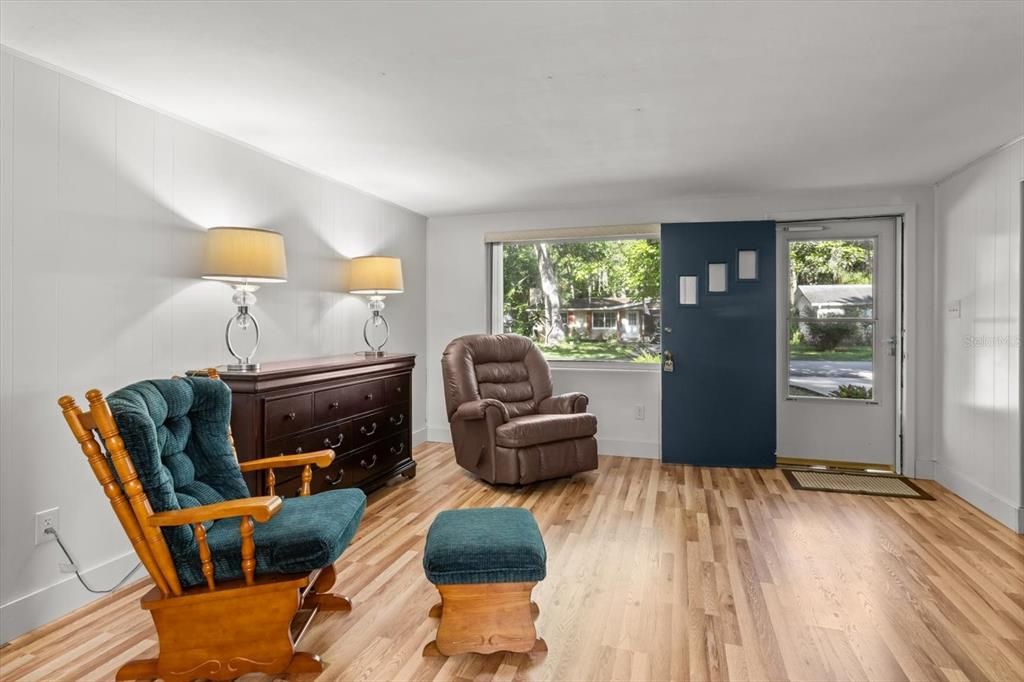 На продажу: $225,900 (3 спален, 2 ванн, 1656 Квадратных фут)