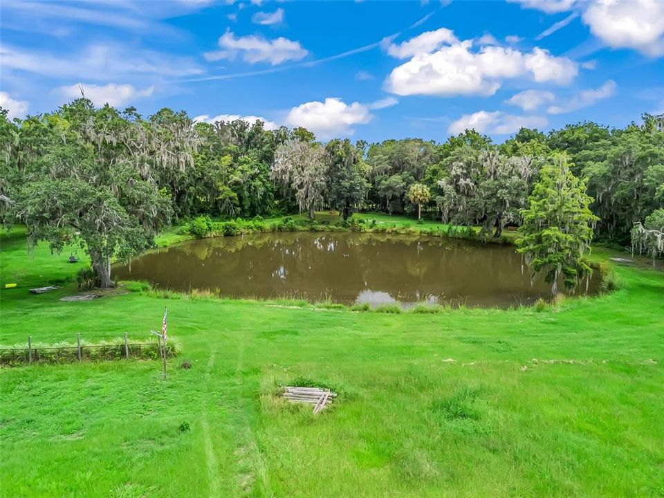 Activo con contrato: $1,200,000 (4 camas, 2 baños, 2758 Pies cuadrados)